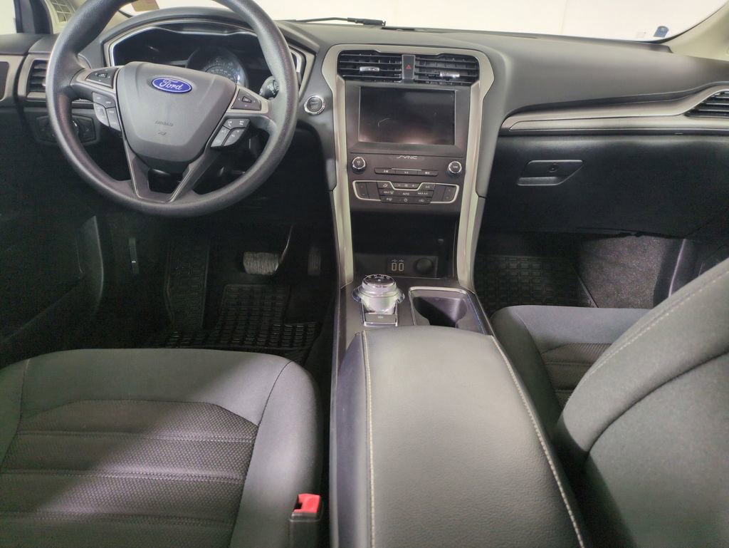 Used 2019 Ford Fusion SE image 19