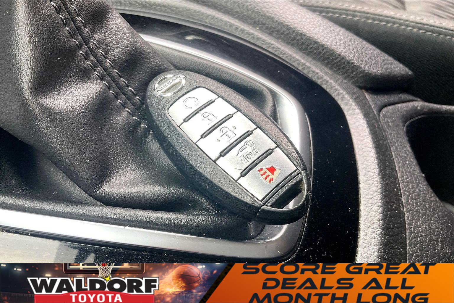 Used 2020 Nissan Rogue SV image 14