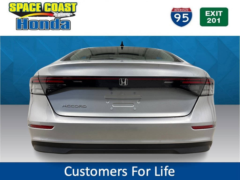 New 2025 Honda Accord SE image 4