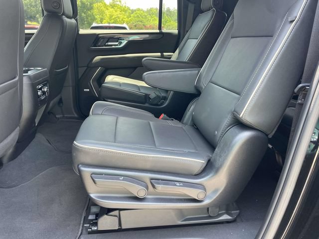 Used 2025 GMC Yukon XL Elevation AWD/4WD image 12