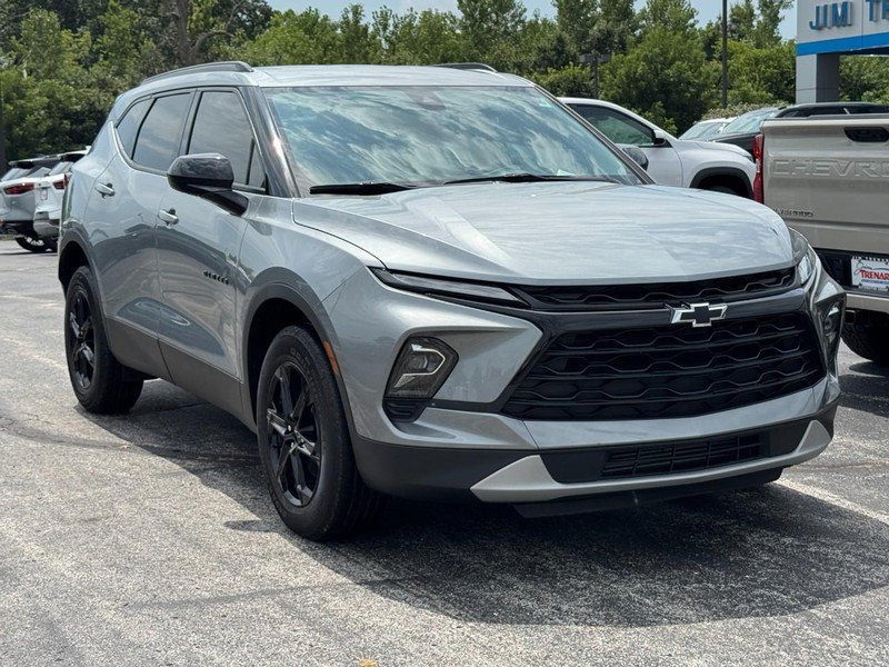 Used 2024 Chevrolet Blazer LT w/ Convenience Package FWD image 2
