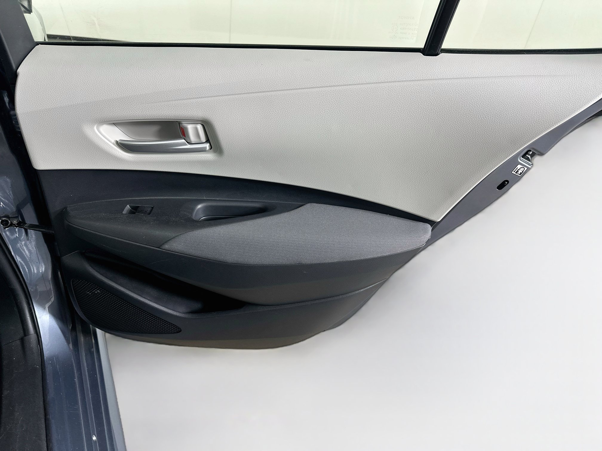 Used 2020 Toyota Corolla LE FWD image 28