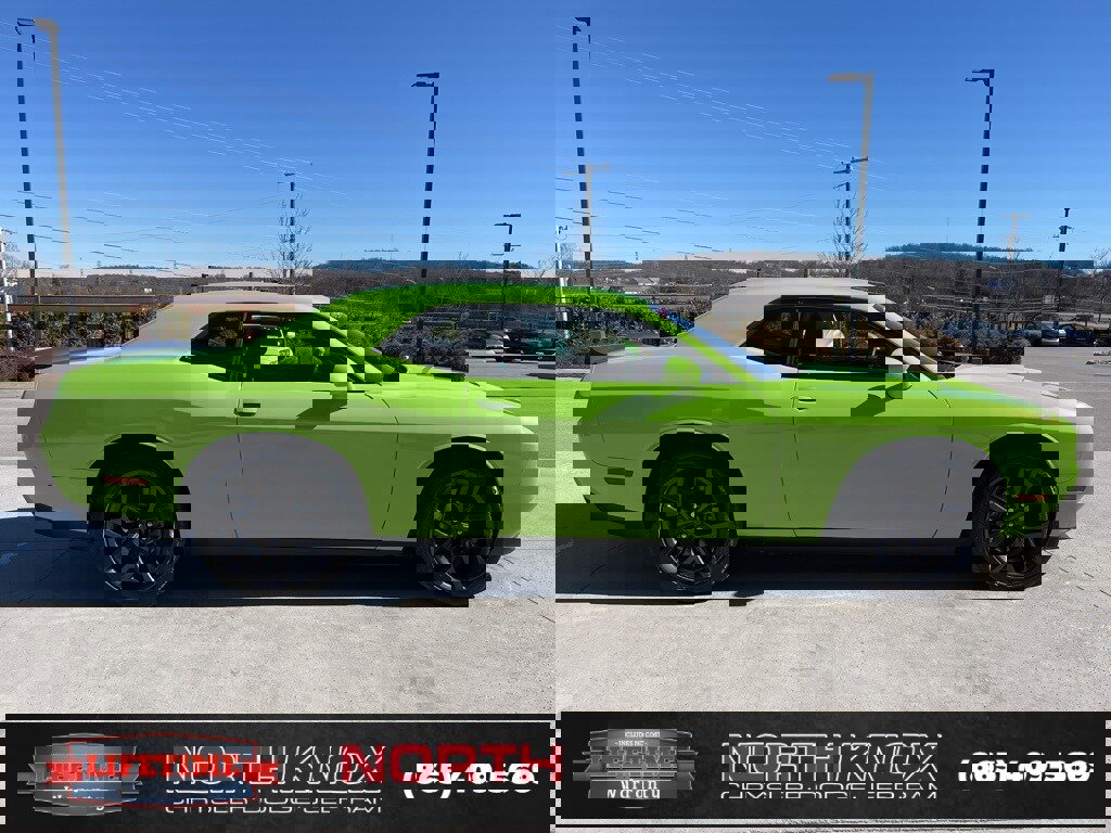 Used 2023 Dodge Challenger SXT w/ Blacktop Package image 18