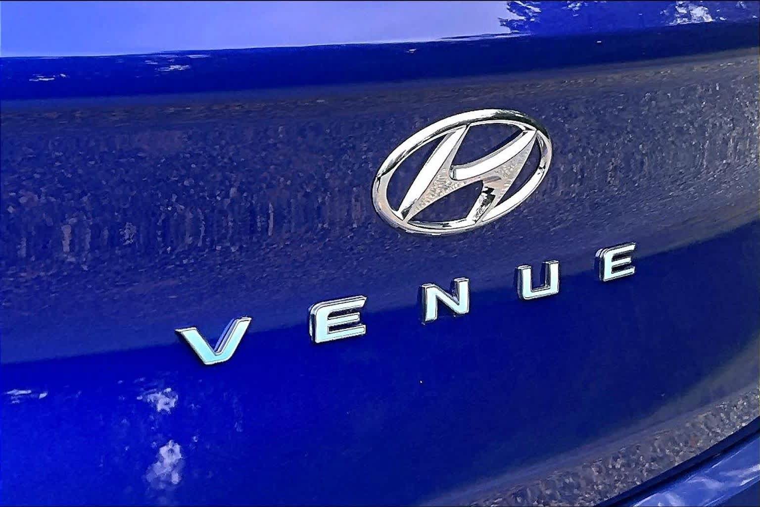 Used 2026 Hyundai Venue SEL FWD image 10