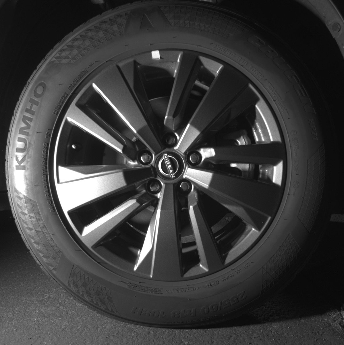 Used 2025 Nissan Pathfinder SV FWD image 13