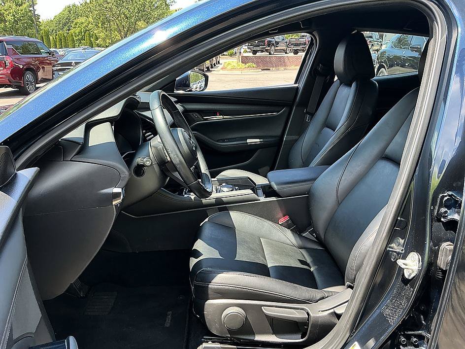 Used 2019 MAZDA MAZDA3 Hatchback FWD image 12