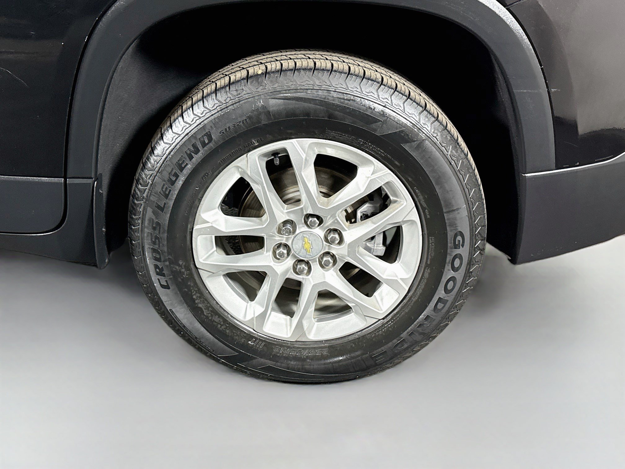 Used 2021 Chevrolet Traverse LS FWD image 37