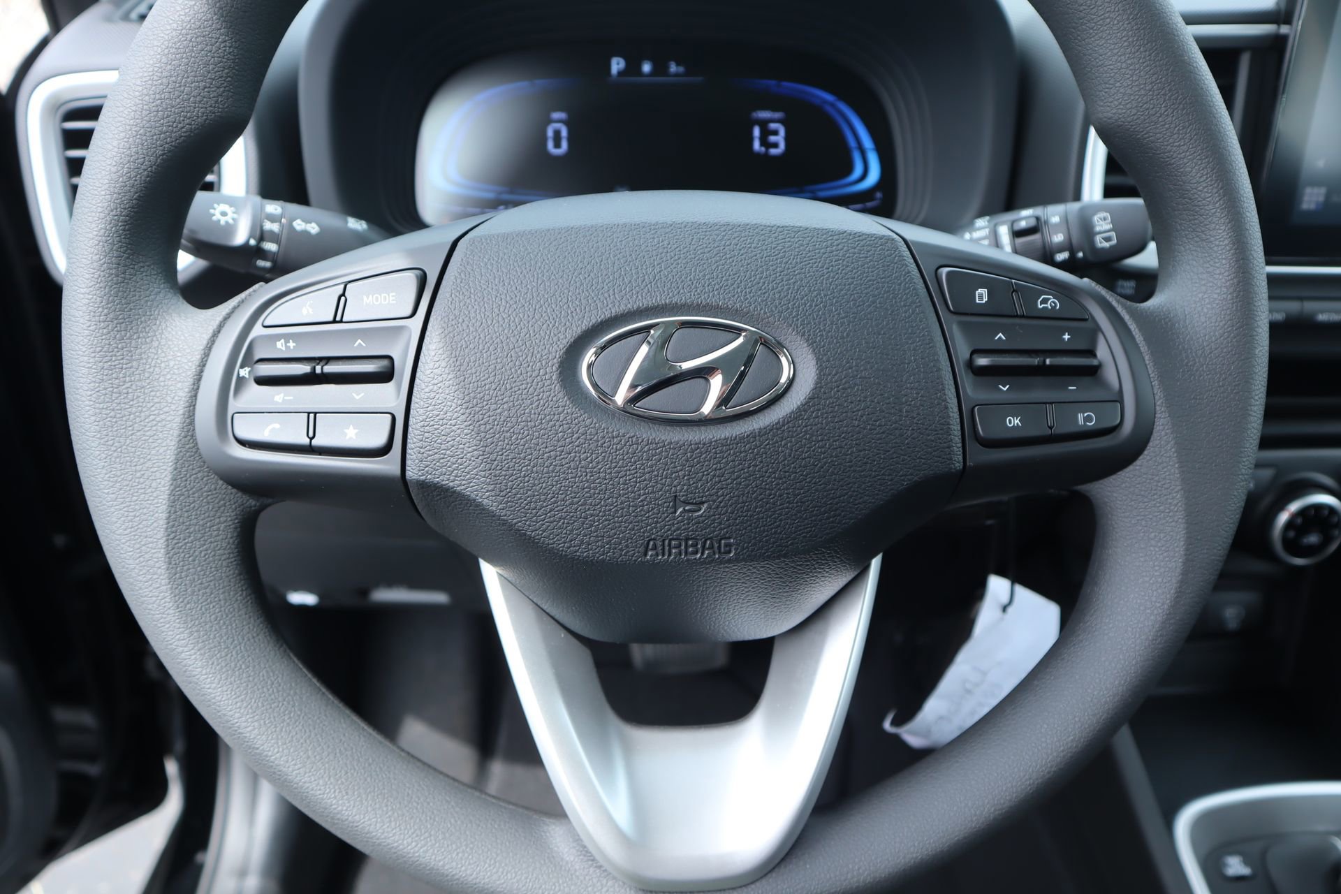 New 2026 Hyundai Venue SE FWD image 2