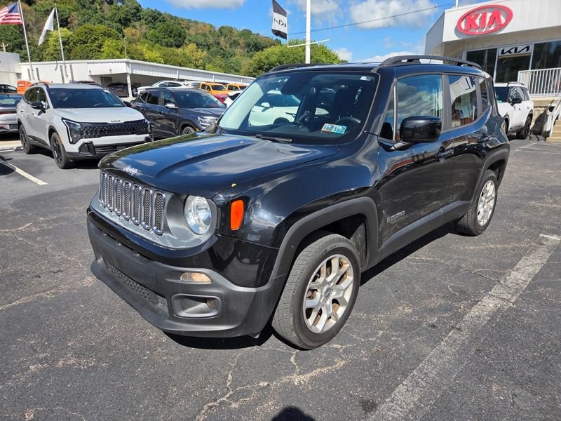 Used 2017 Jeep Renegade Latitude AWD/4WD image 3