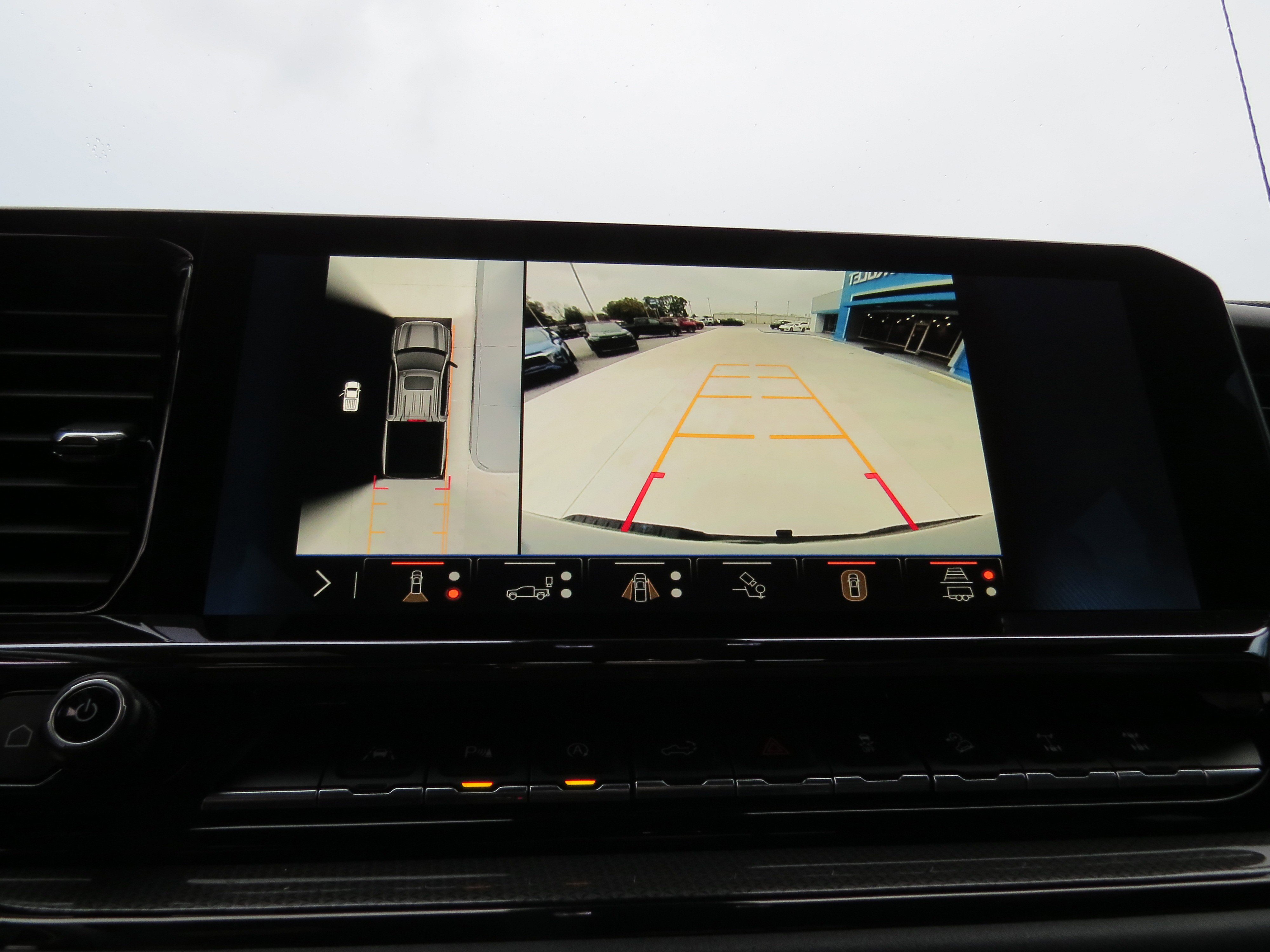 Used 2024 Chevrolet Silverado 1500 ZR2 w/ Technology Package AWD/4WD image 27