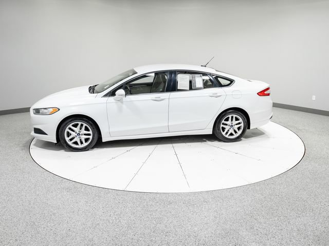 Used 2016 Ford Fusion SE FWD image 27