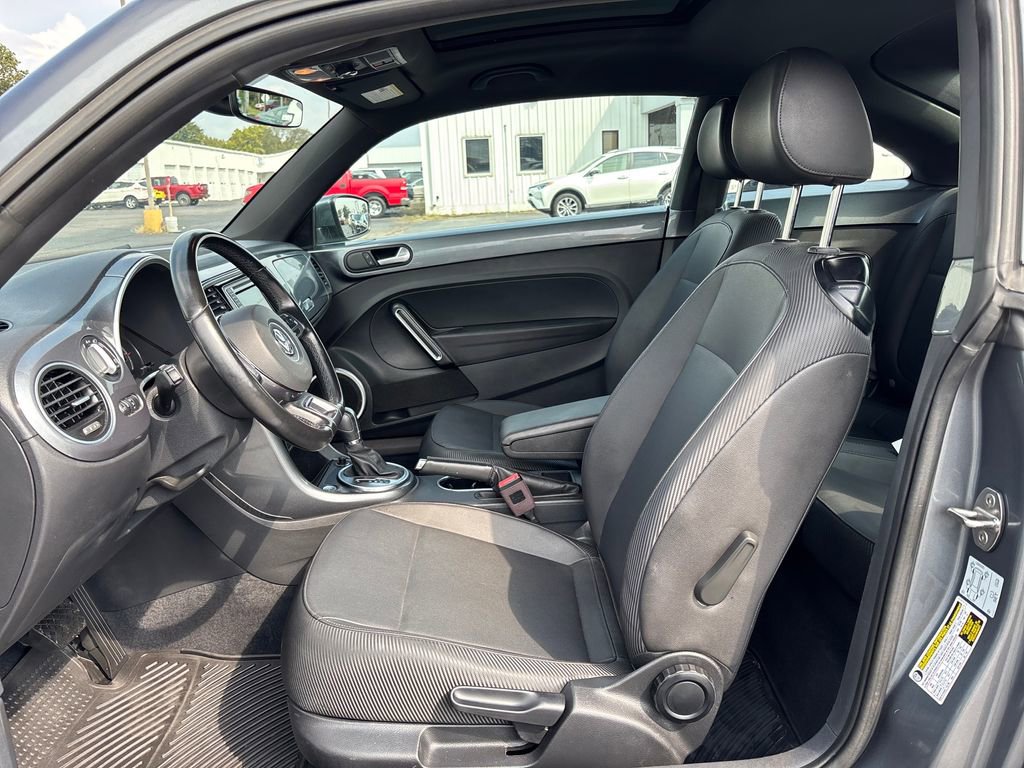 Used 2019 Volkswagen Beetle 2.0T SE image 13