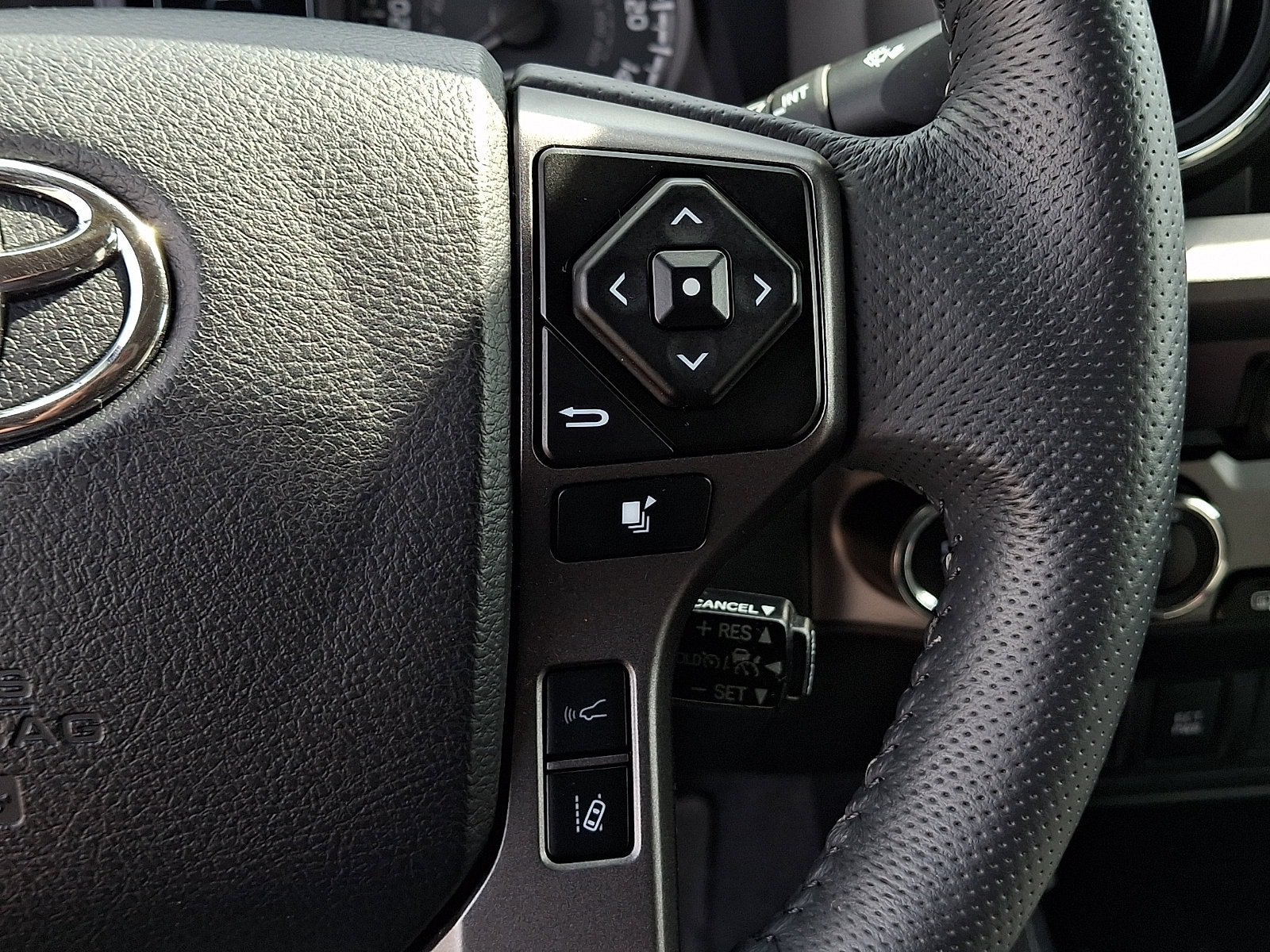 Used 2023 Toyota Tacoma TRD Sport AWD/4WD image 22