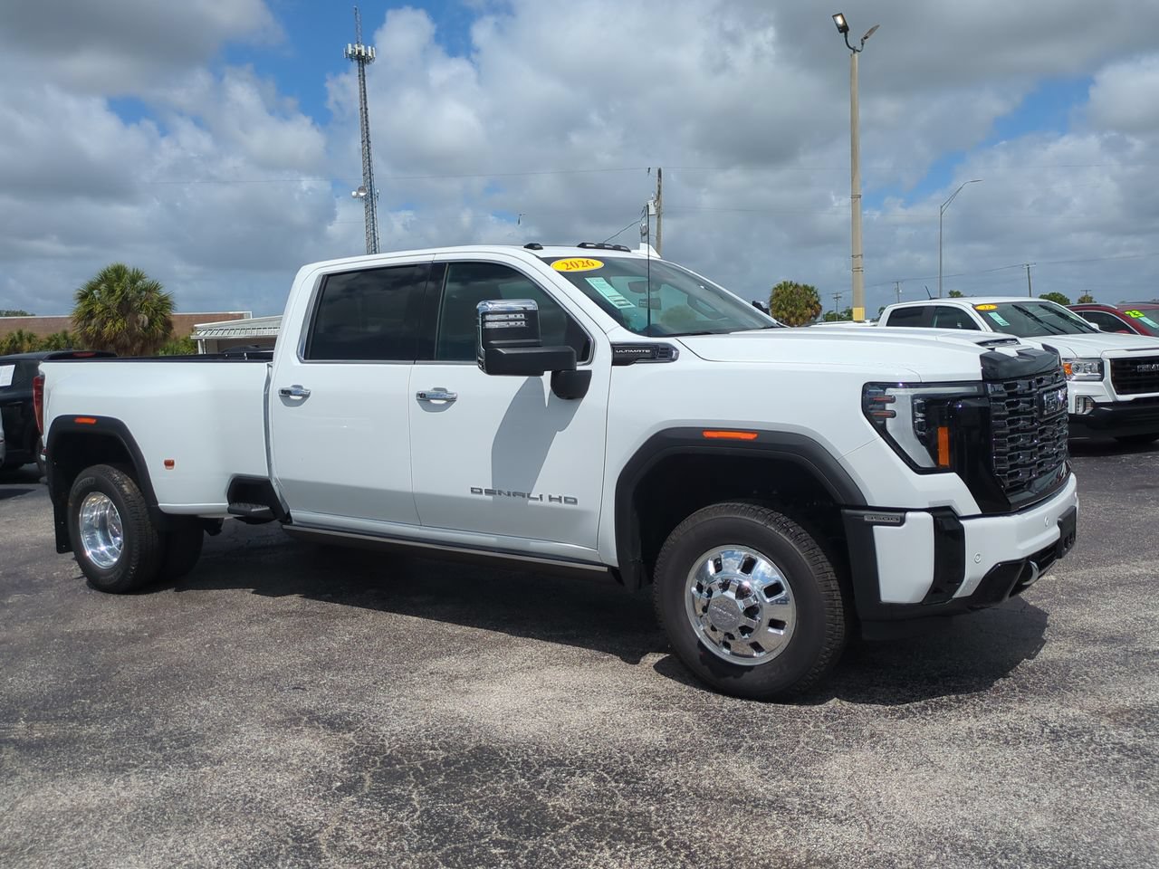 Used 2026 GMC Sierra 3500 Denali Ultimate AWD/4WD image 2
