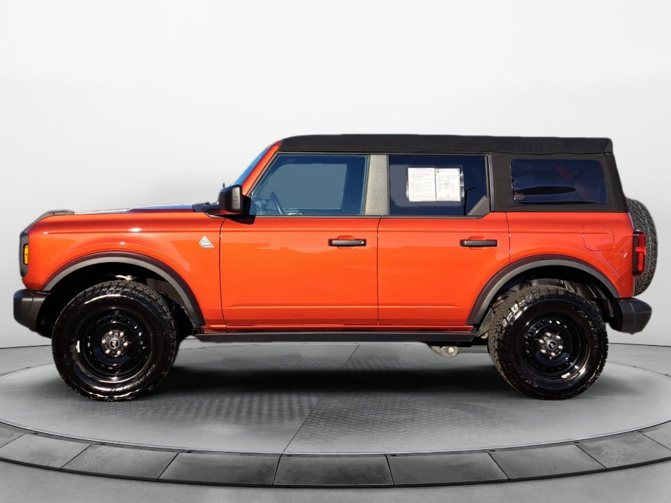 Used 2023 Ford Bronco Black Diamond image 4