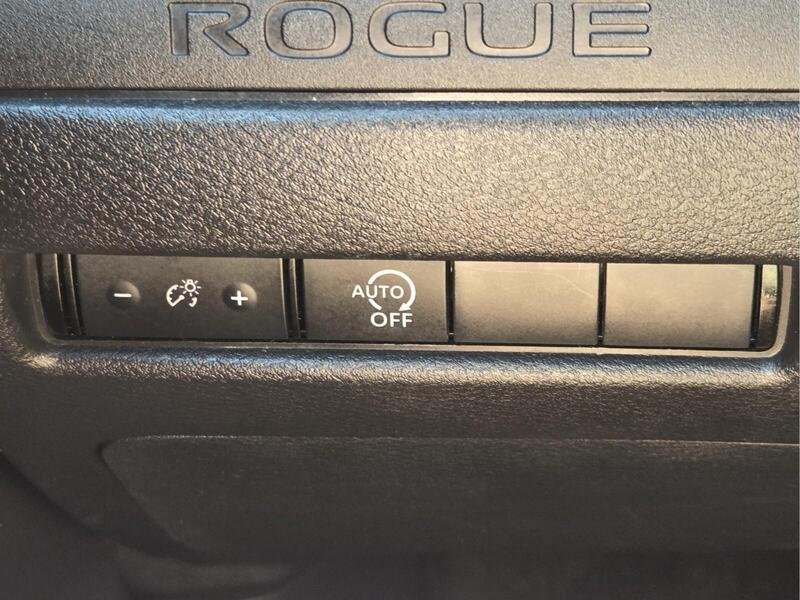 Used 2024 Nissan Rogue S FWD image 30