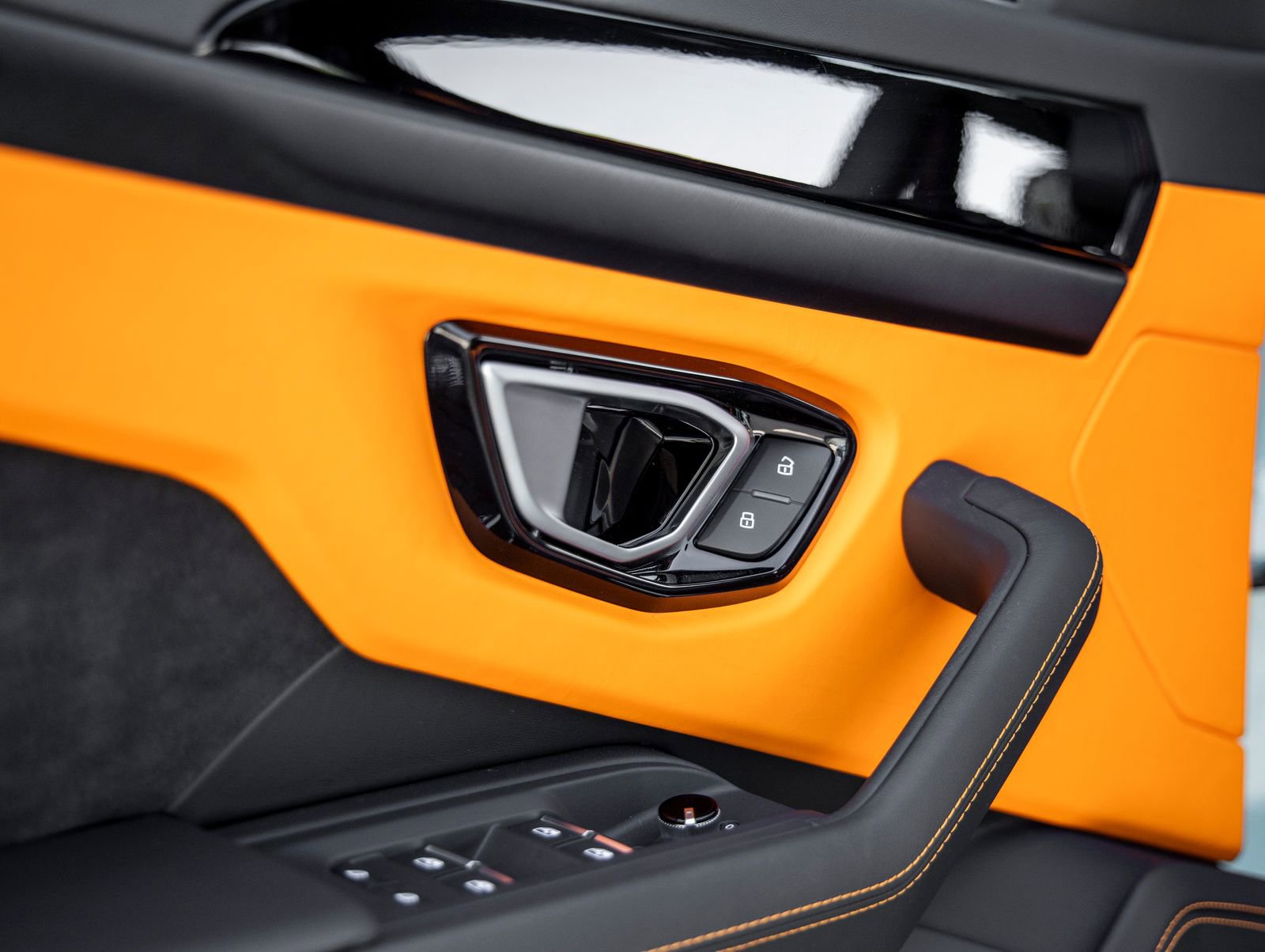 Used 2024 Lamborghini Urus S AWD/4WD image 20