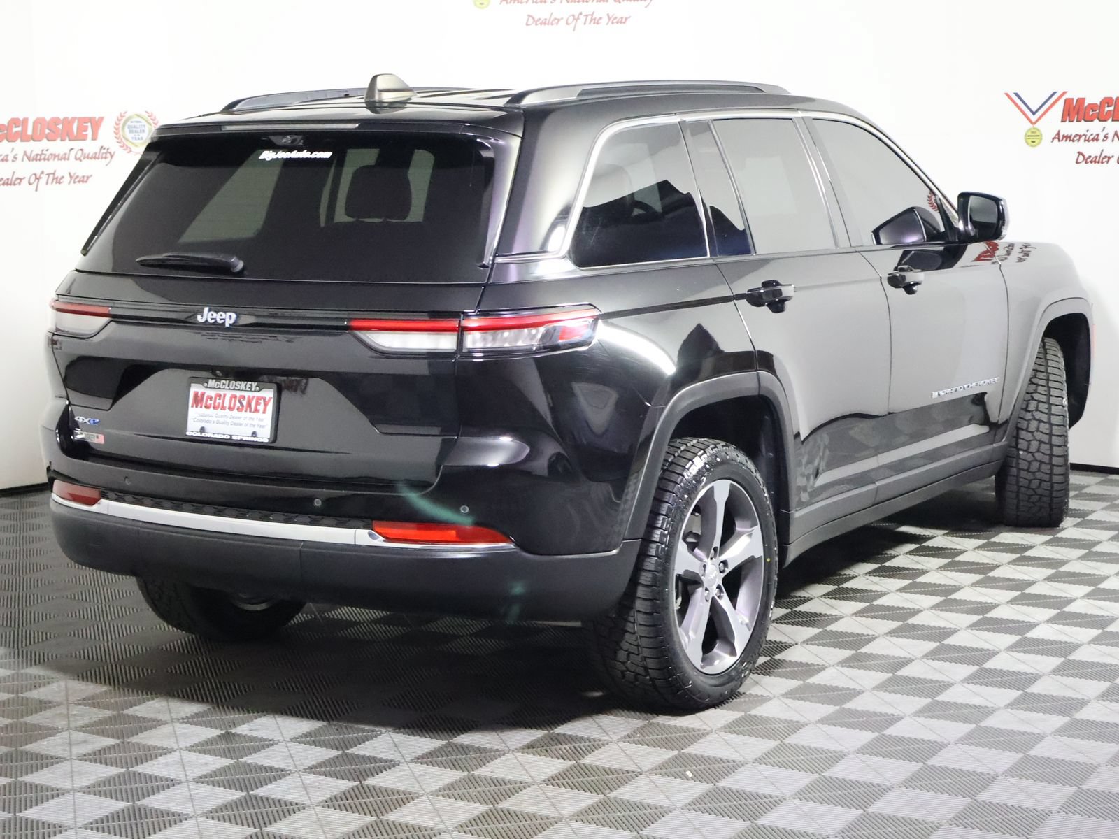 Used 2024 Jeep Grand Cherokee Limited 4xe w/ Luxury Tech Group II AWD/4WD image 4