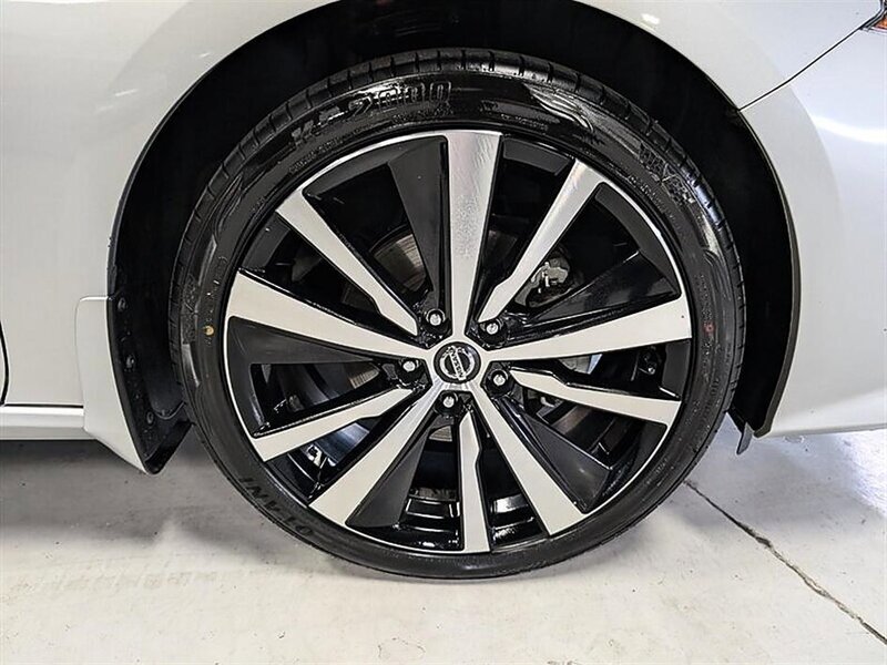 Used 2021 Nissan Altima 2.5 SR w/ SR Premium Package FWD image 12