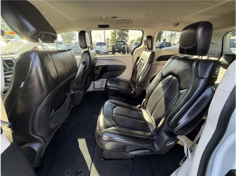 Used 2021 Chrysler Voyager Lxi image 19