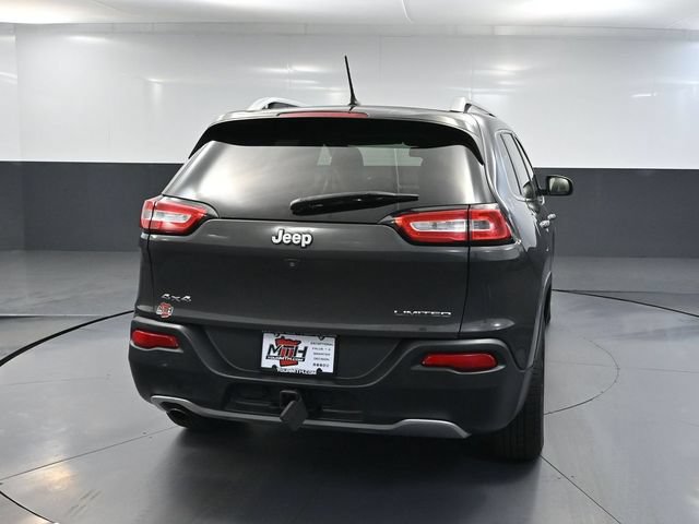 Used 2015 Jeep Cherokee Limited w/ Luxury Group AWD/4WD image 7