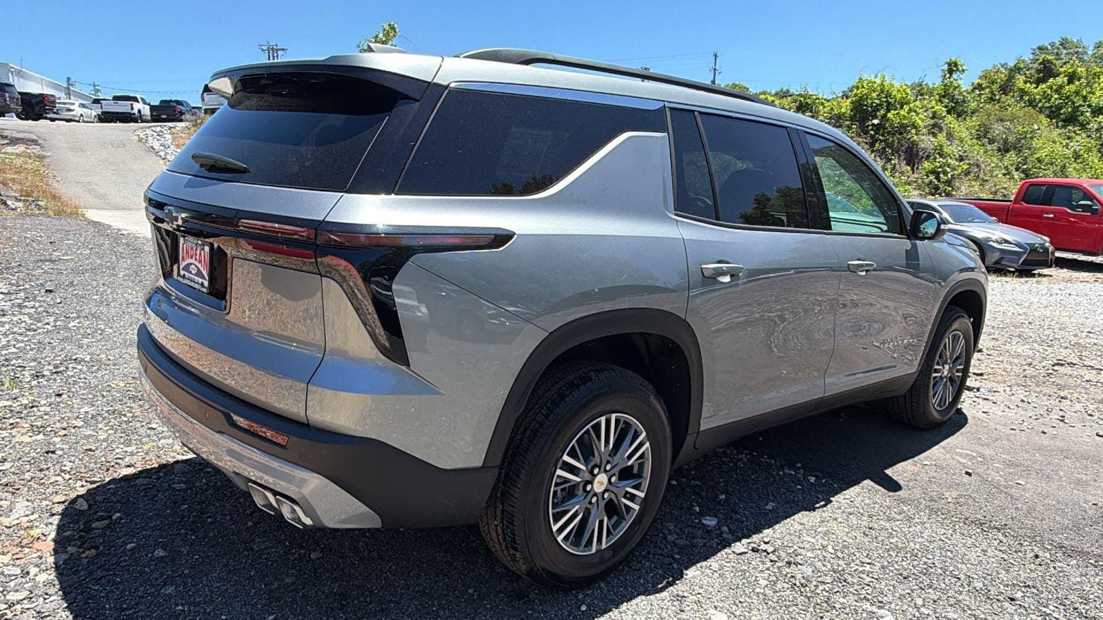 New 2026 Chevrolet Traverse LT FWD image 5