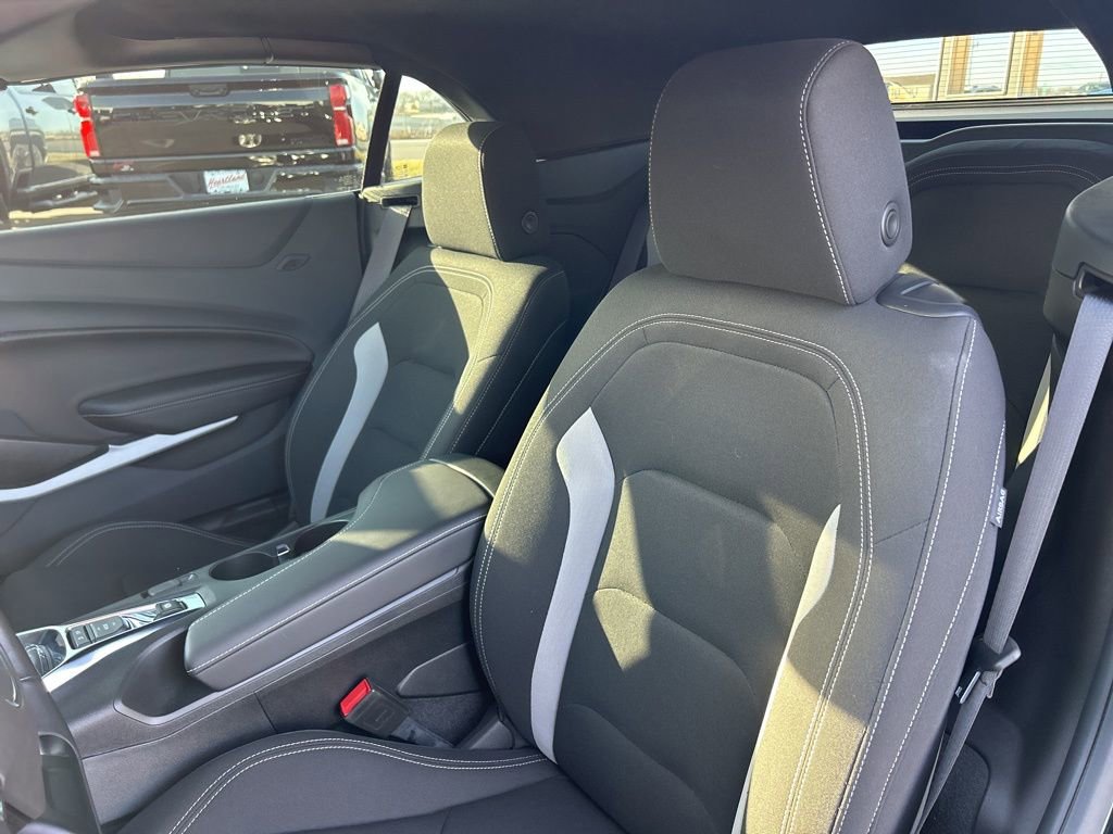 Used 2023 Chevrolet Camaro LT w/ Technology Package image 18