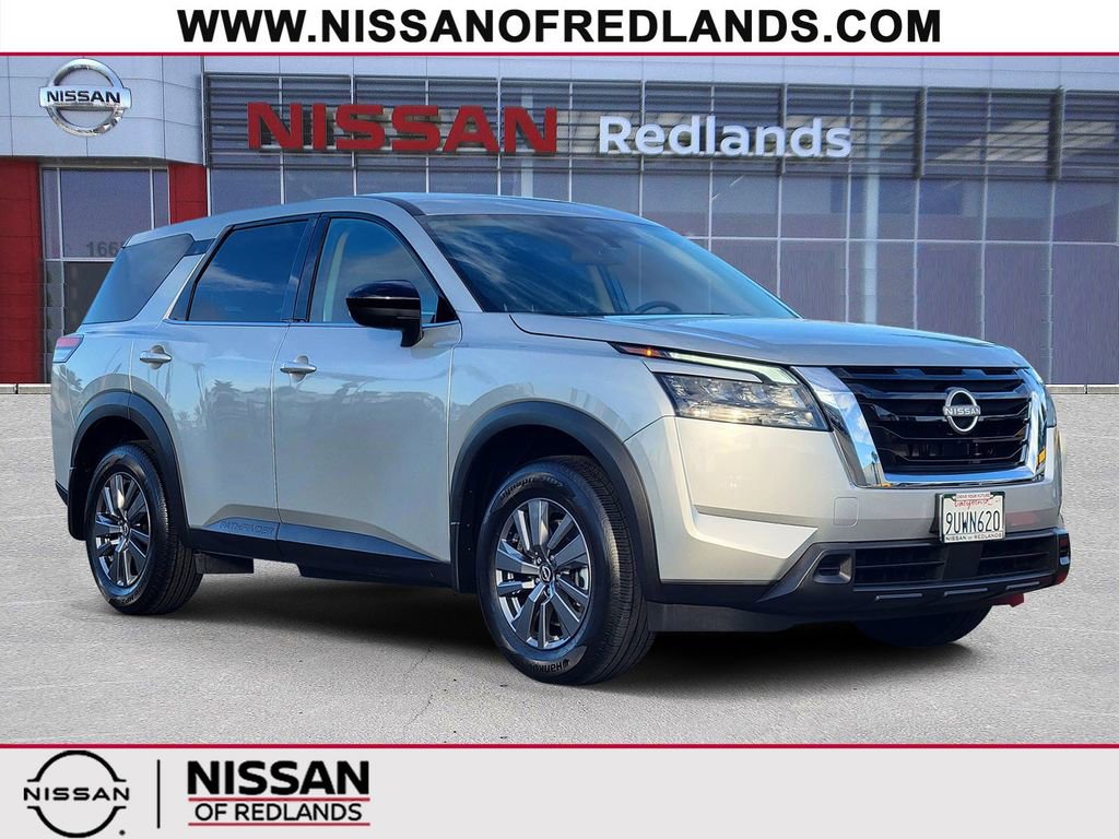 Certified 2025 Nissan Pathfinder S image 1