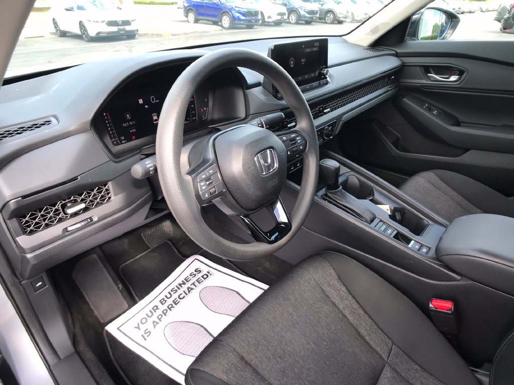 Certified 2025 Honda Accord SE image 19