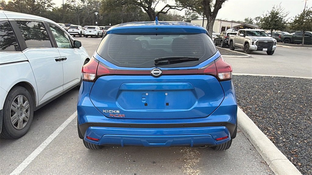 Used 2023 Nissan Kicks S image 6