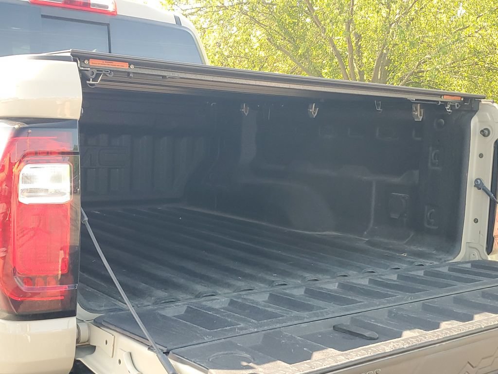 Used 2023 GMC Canyon AT4 w/ AT4 Premium Package AWD/4WD image 9