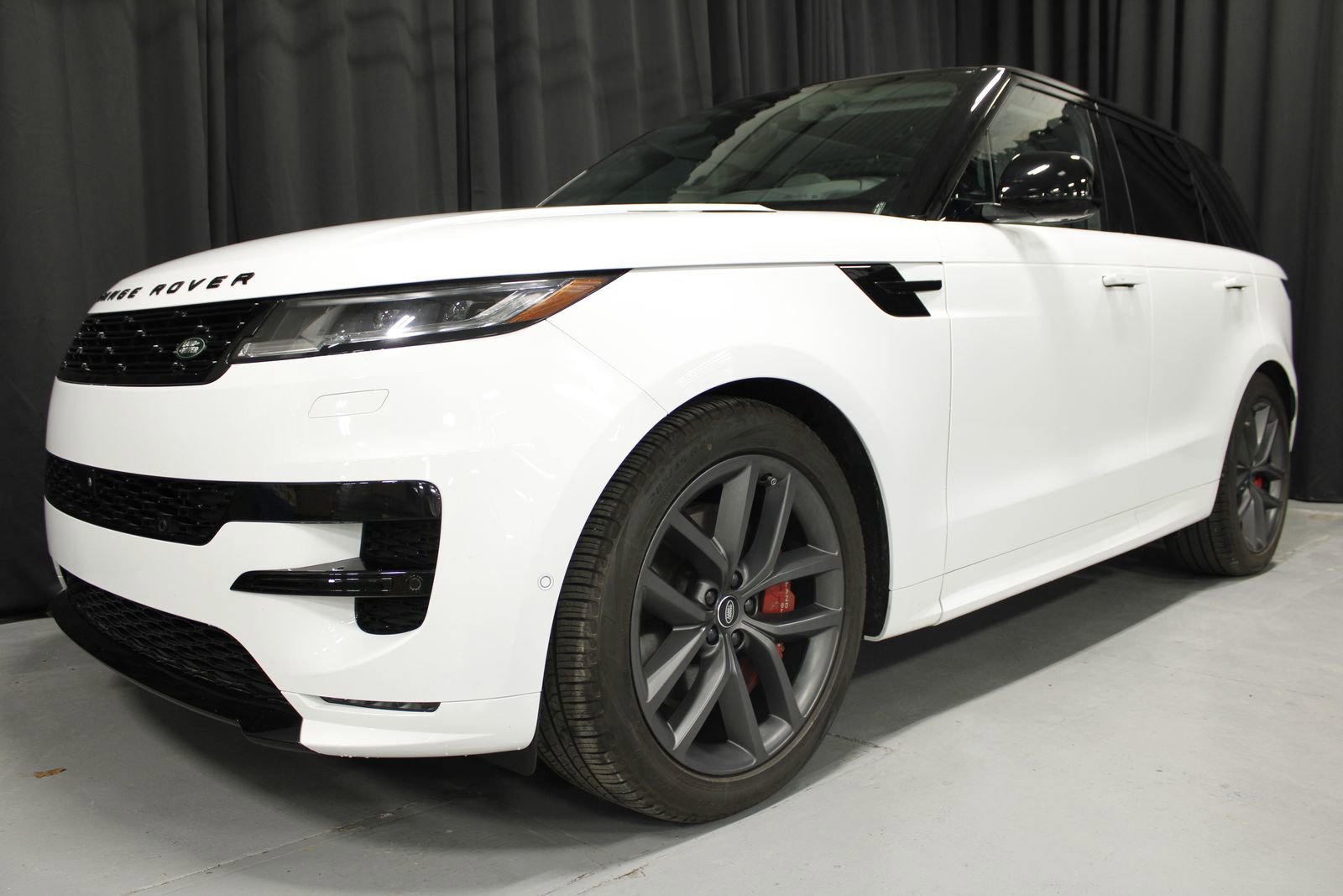 Used 2025 Land Rover Range Rover Sport Dynamic SE image 8