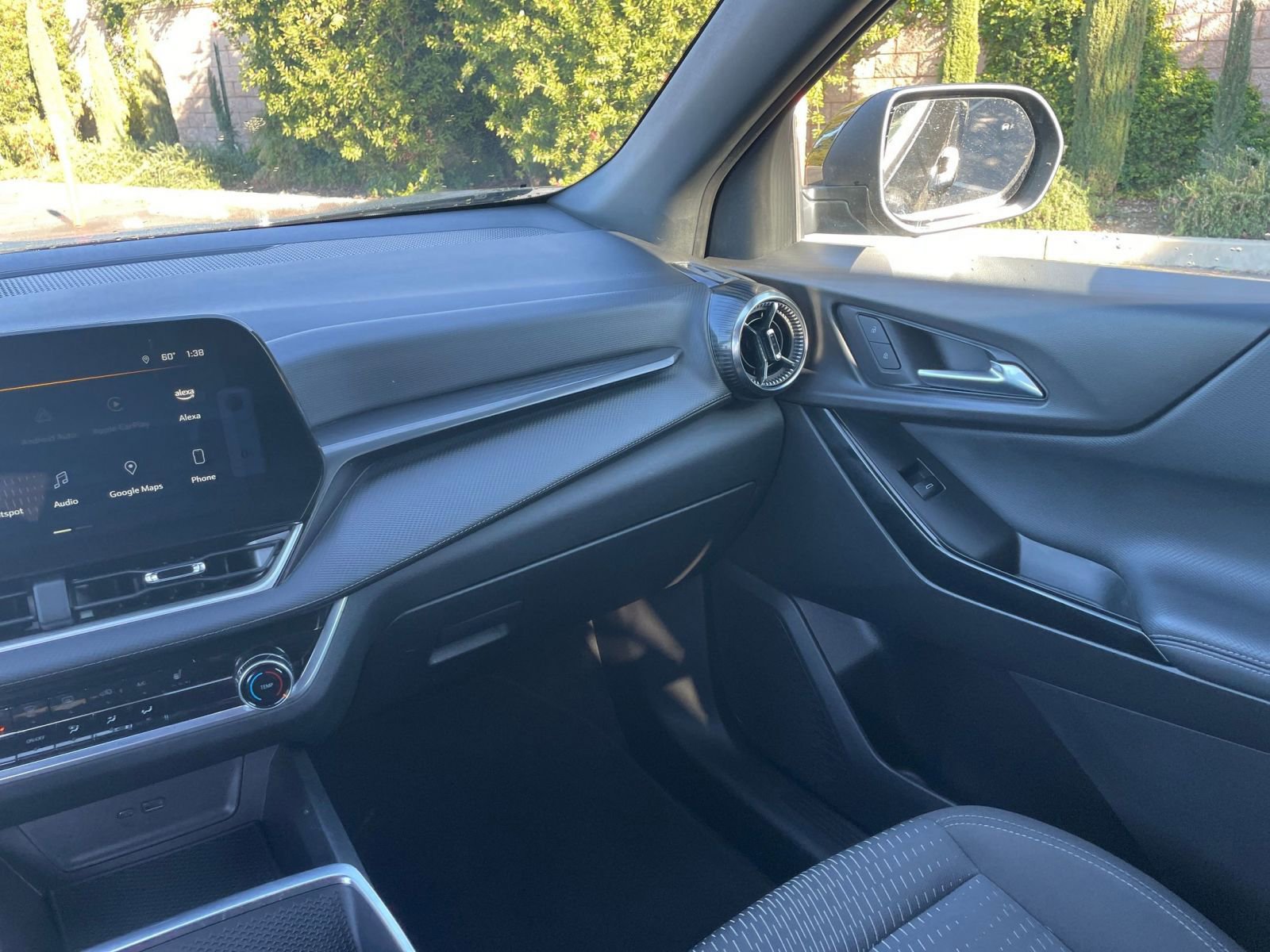 Used 2025 Chevrolet Equinox LT image 34