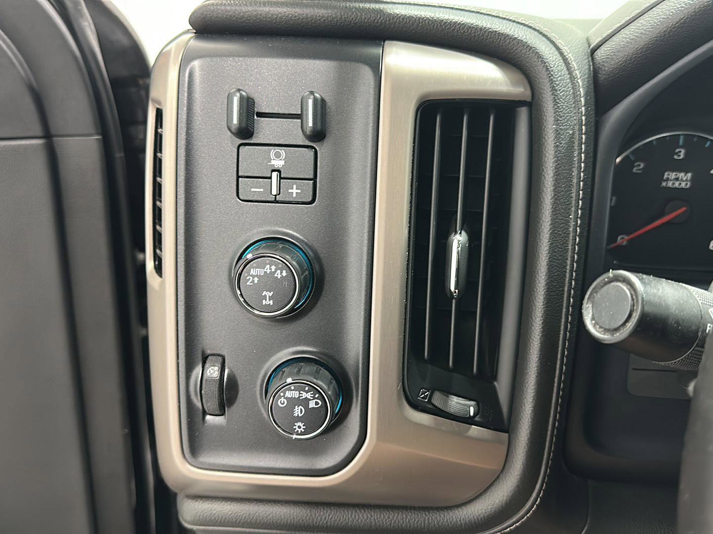 Used 2017 GMC Sierra 1500 Denali AWD/4WD image 17