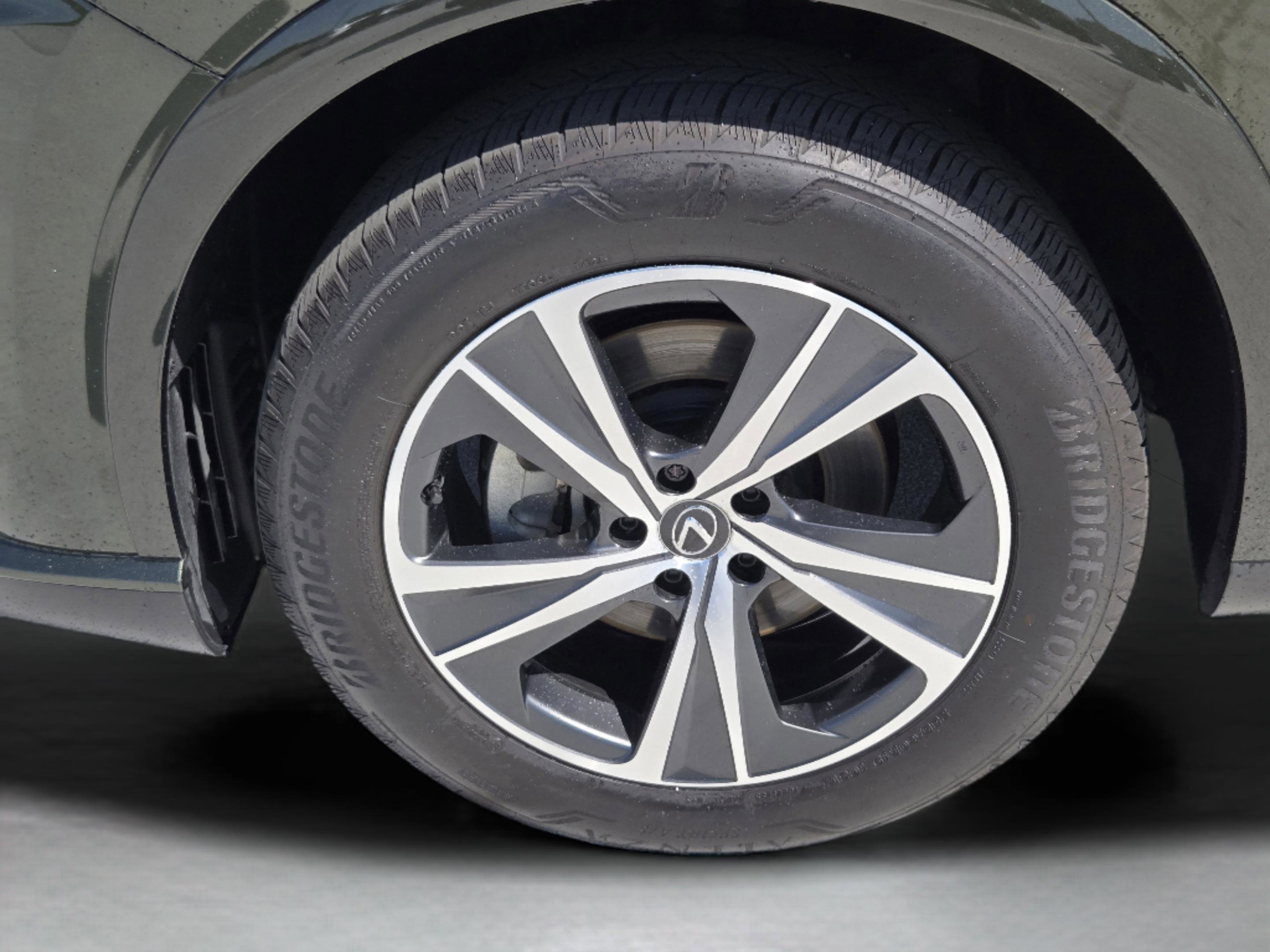 Used 2025 Lexus RX 350 Premium w/ Accessory Package (Z1) FWD image 31