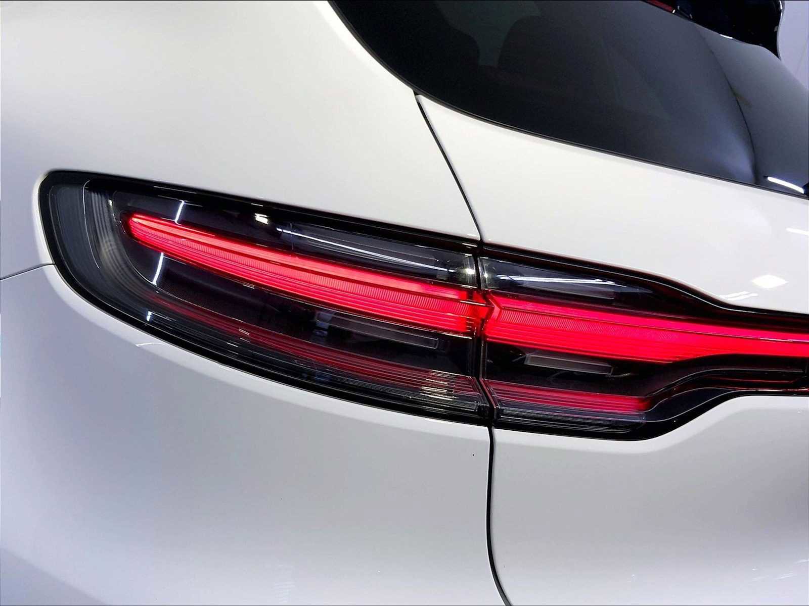 Certified 2023 Porsche Macan S w/ Premium Package Plus image 30