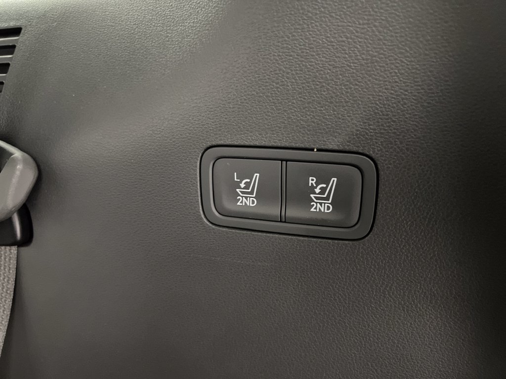 Used 2025 Hyundai Santa Fe SEL FWD image 48