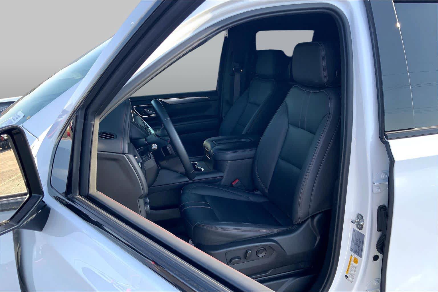 Used 2024 Chevrolet Tahoe RST AWD/4WD image 8
