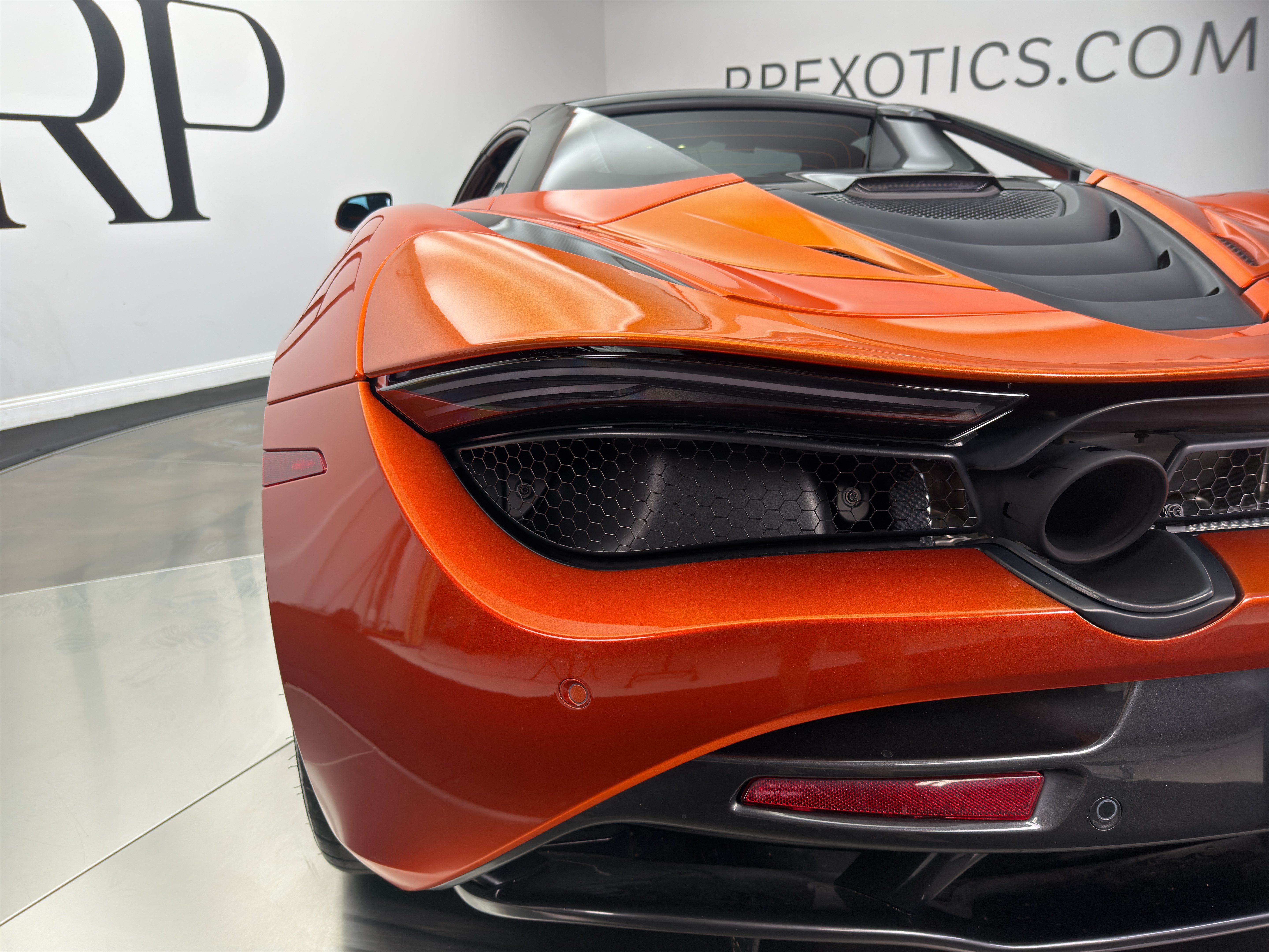 Used 2020 McLaren 720S Spider RWD image 20