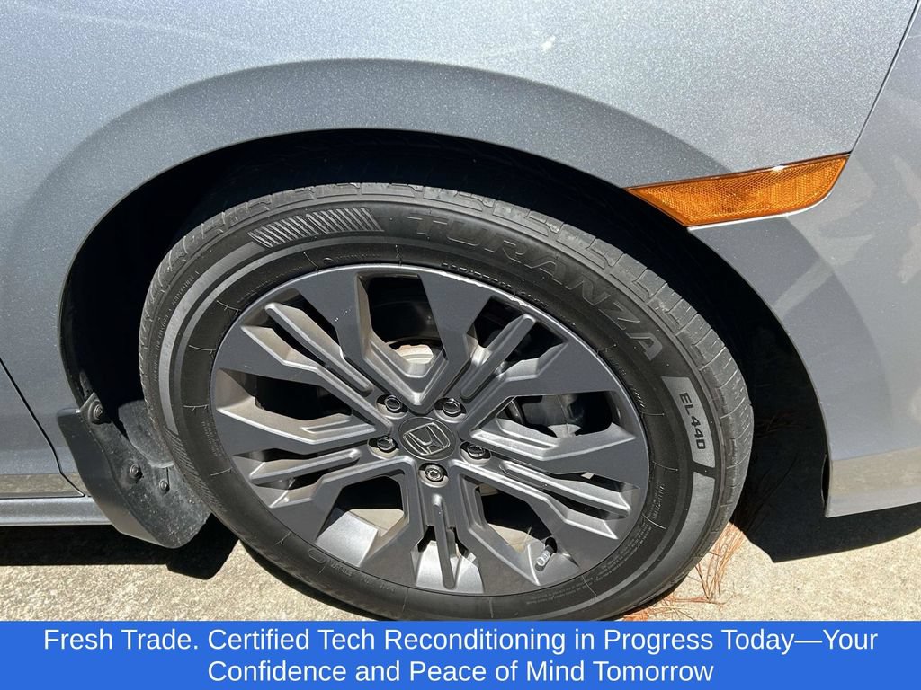 Used 2025 Honda Odyssey Touring image 4