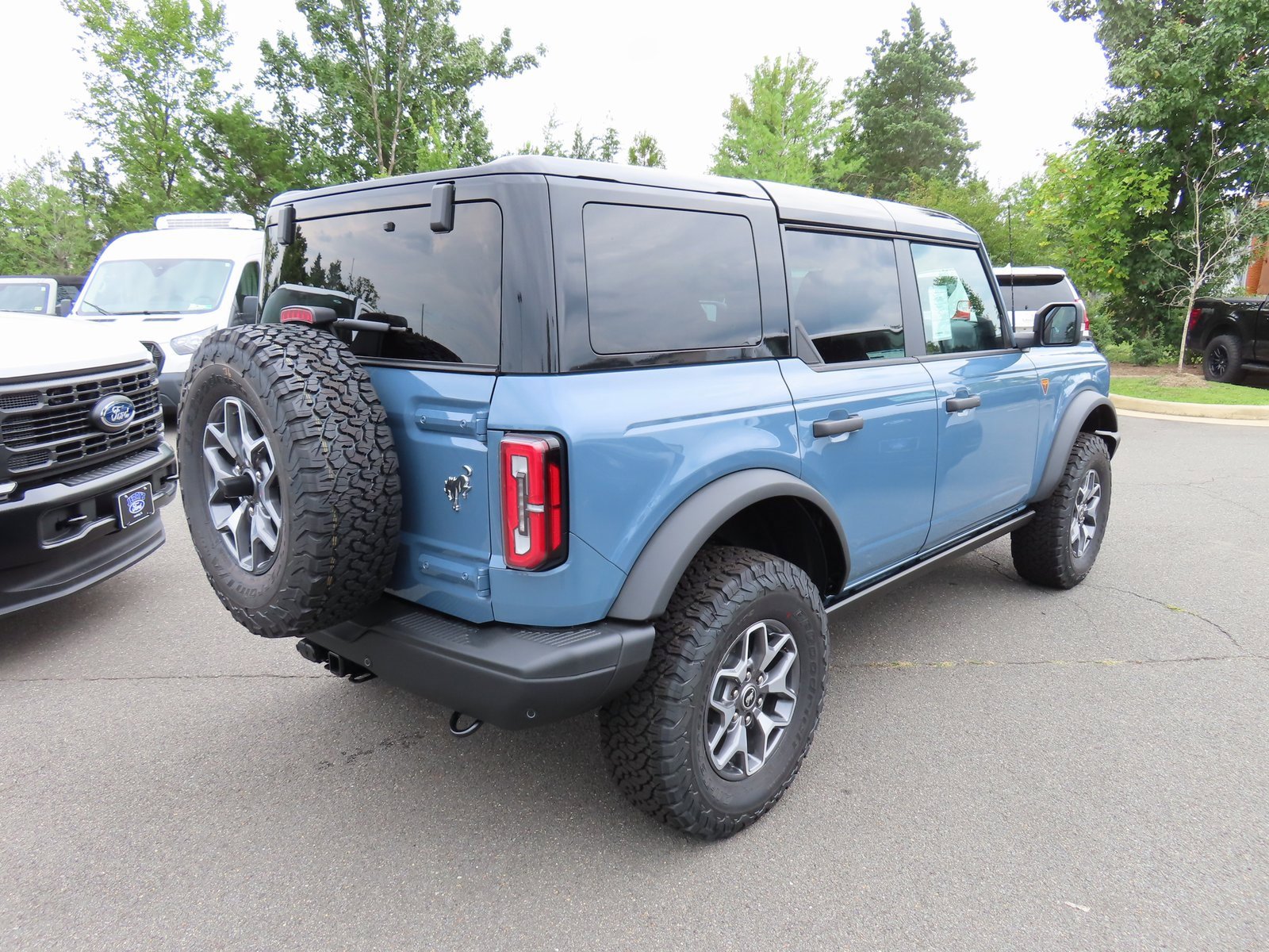 New 2025 Ford Bronco Badlands image 4