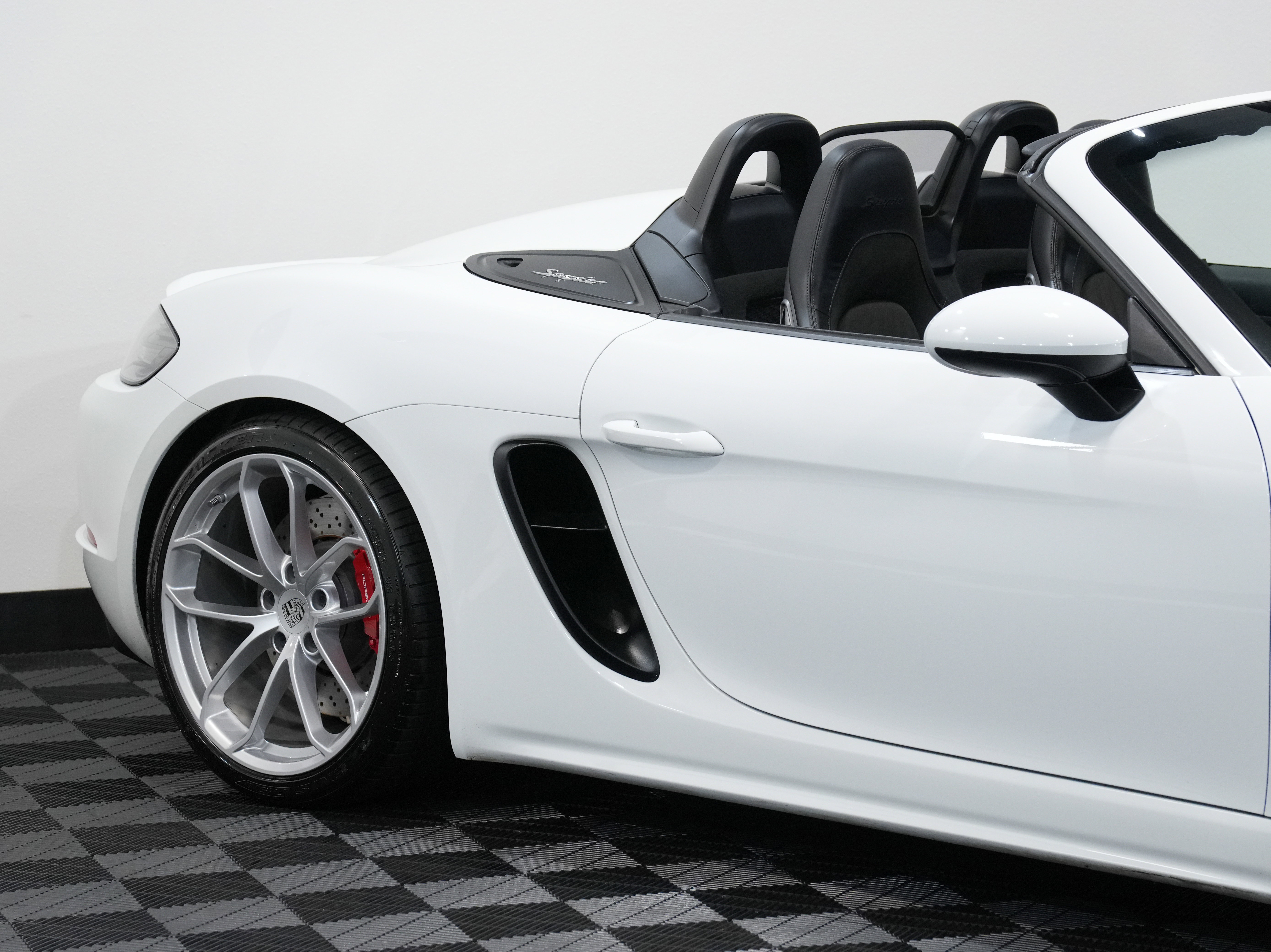 Used 2021 Porsche 718 Boxster Spyder image 15