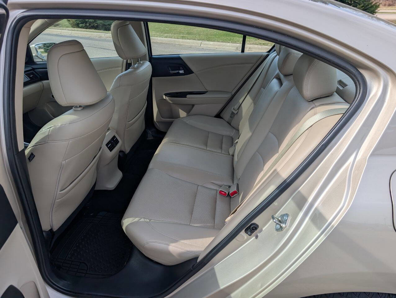 Used 2015 Honda Accord EX-L image 13