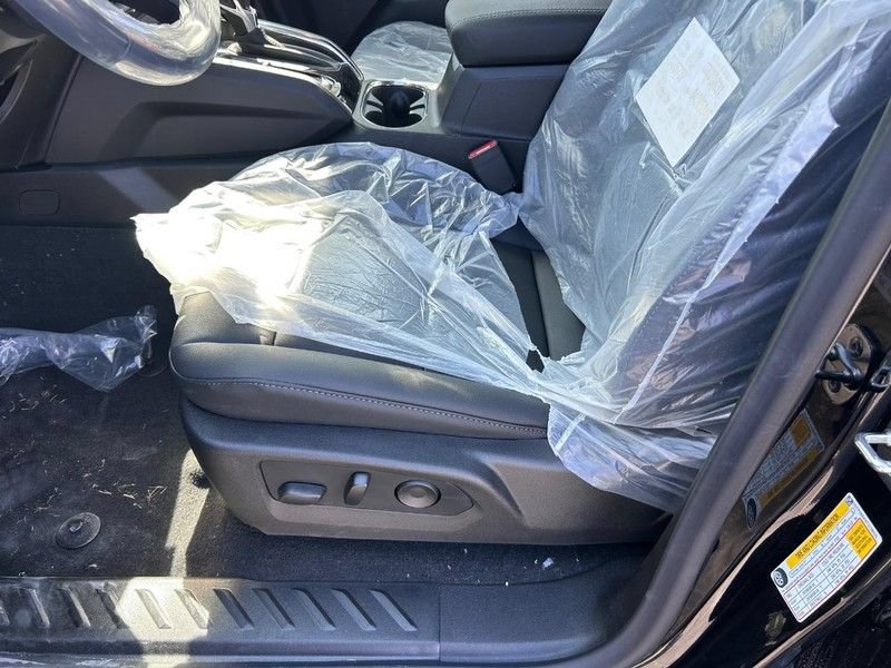 New 2026 GMC Canyon Elevation w/ Convenience Package RWD image 17