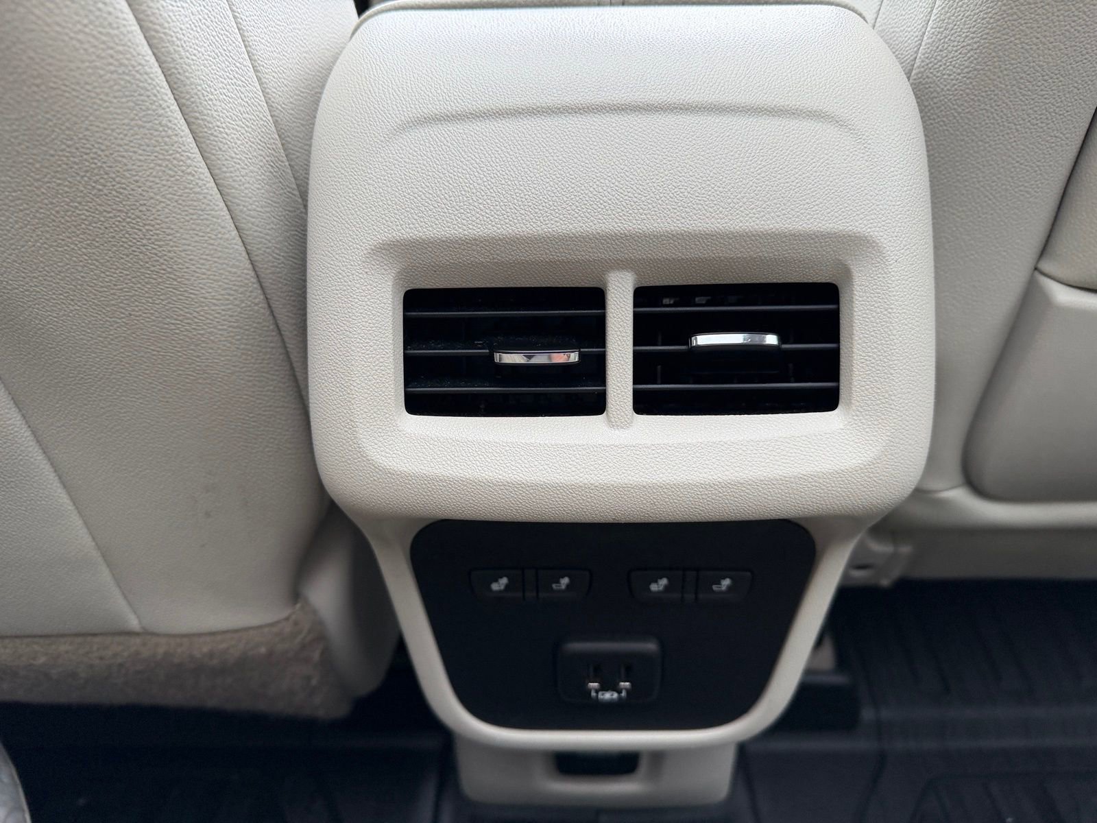 Used 2020 GMC Terrain Denali w/ Denali Premium Package image 13