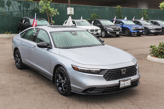 Used 2025 Honda Accord SE image 3