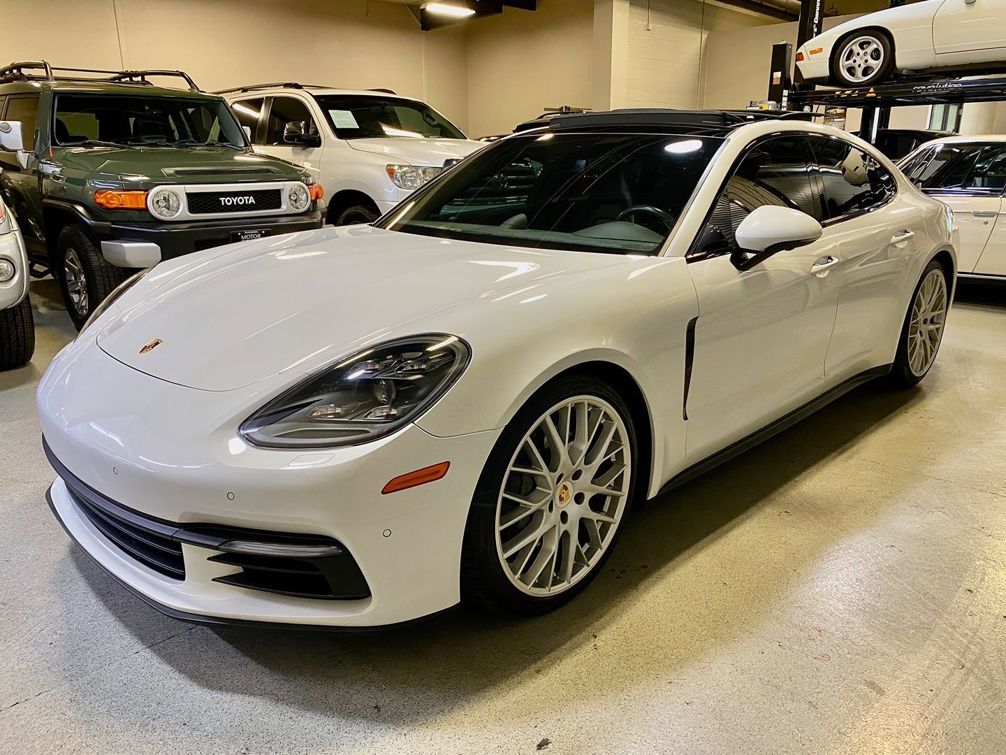 Used 2017 Porsche Panamera 4S AWD/4WD image 3