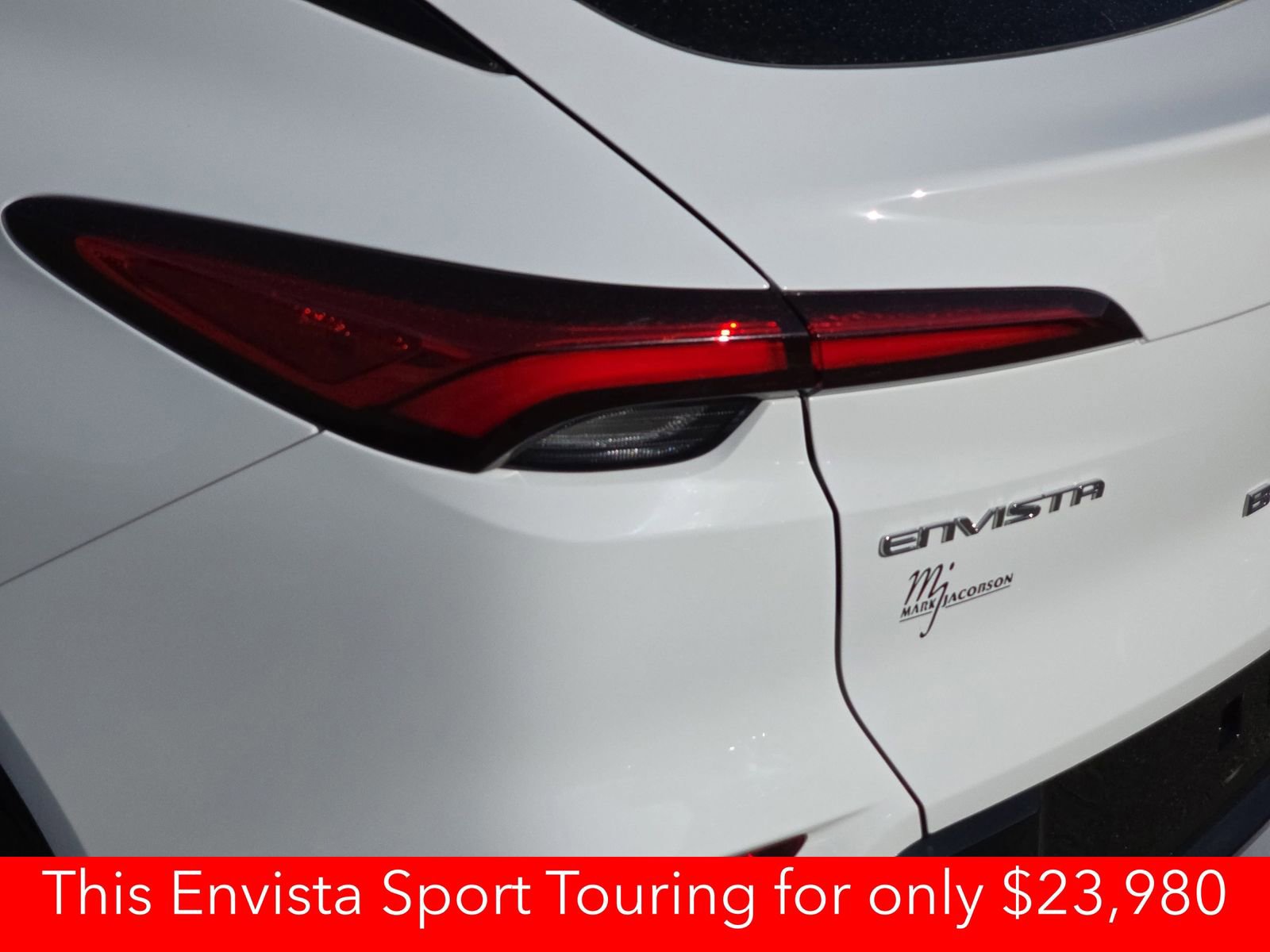 Used 2025 Buick Envista Sport Touring image 38