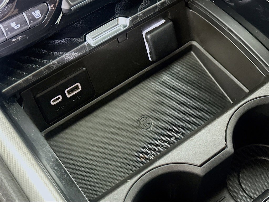 Used 2023 GMC Yukon Denali image 32