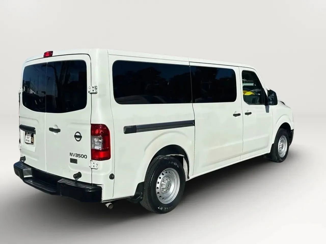 Used 2016 Nissan NV 3500 S image 4